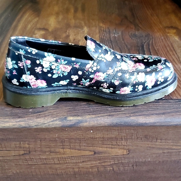 DR.MARTENS Addy Floral Loafer, Size 9/41 - Picture 4 of 9